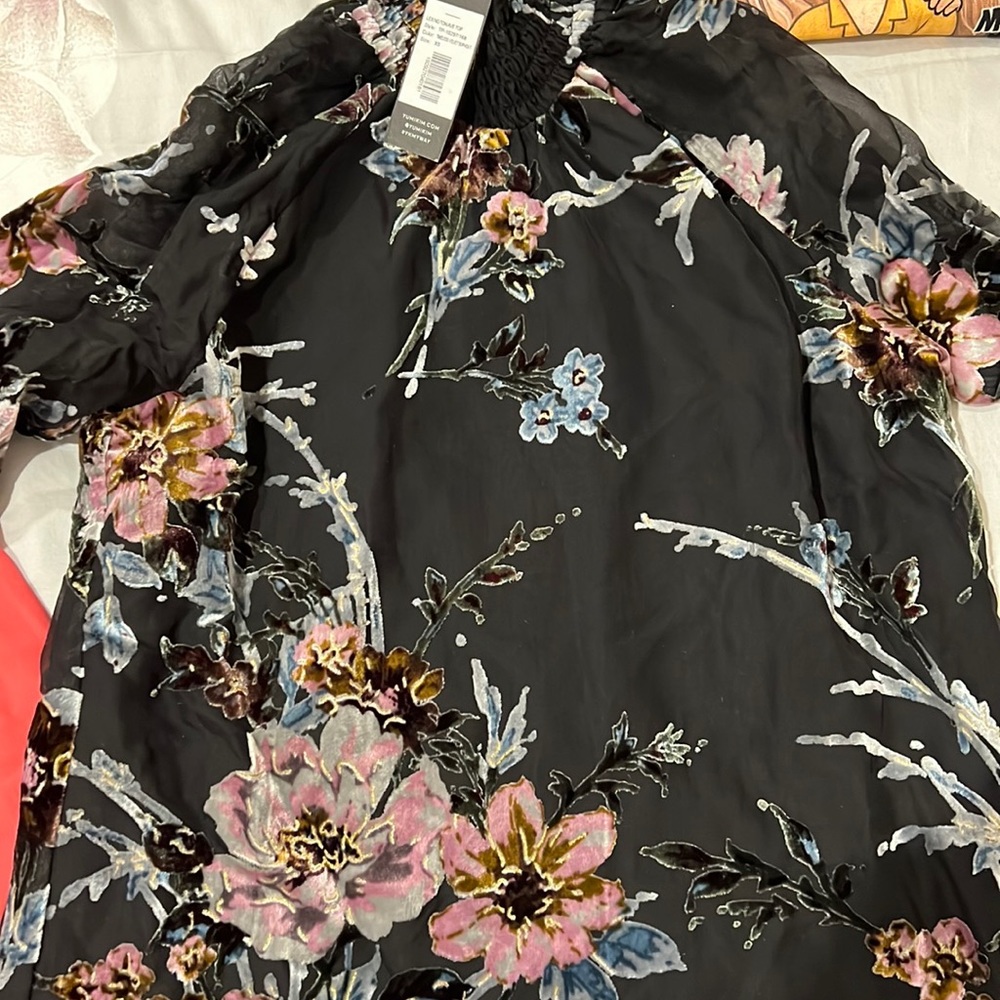 Black NWT top